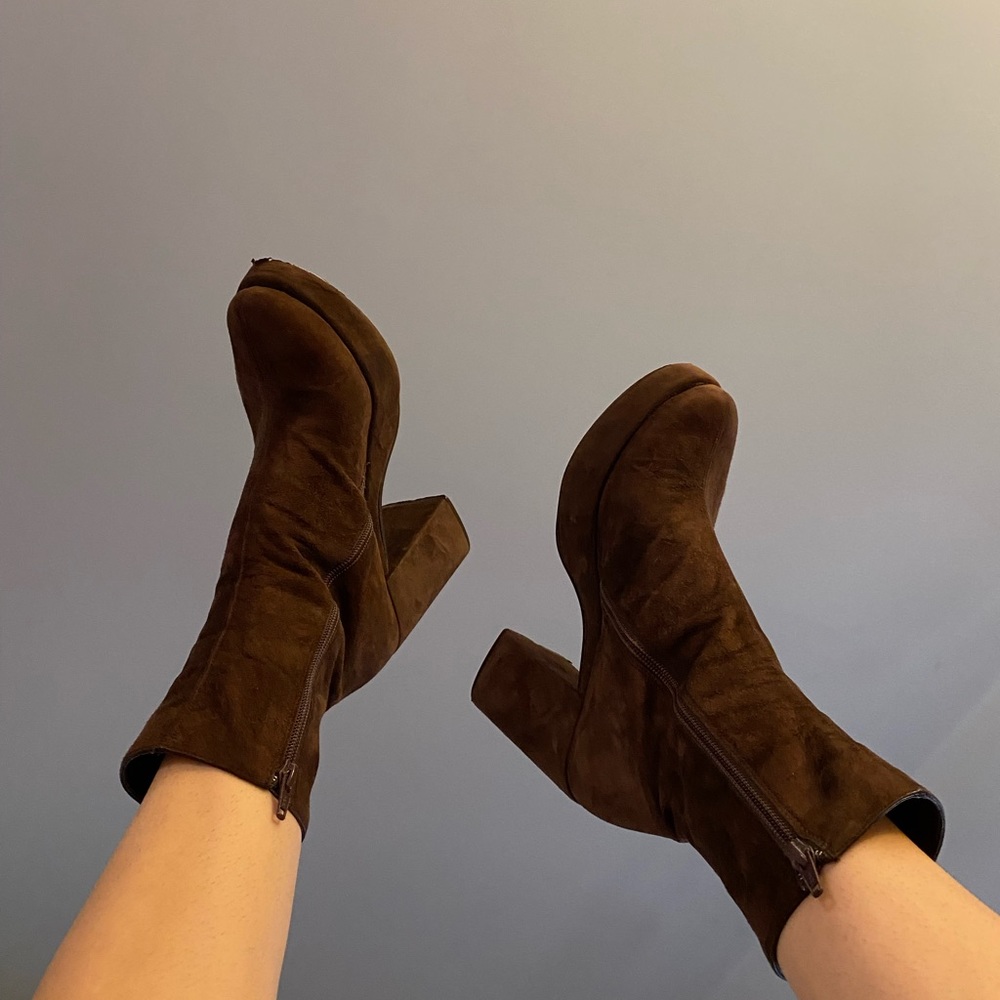 Vintage leather brown suede boots